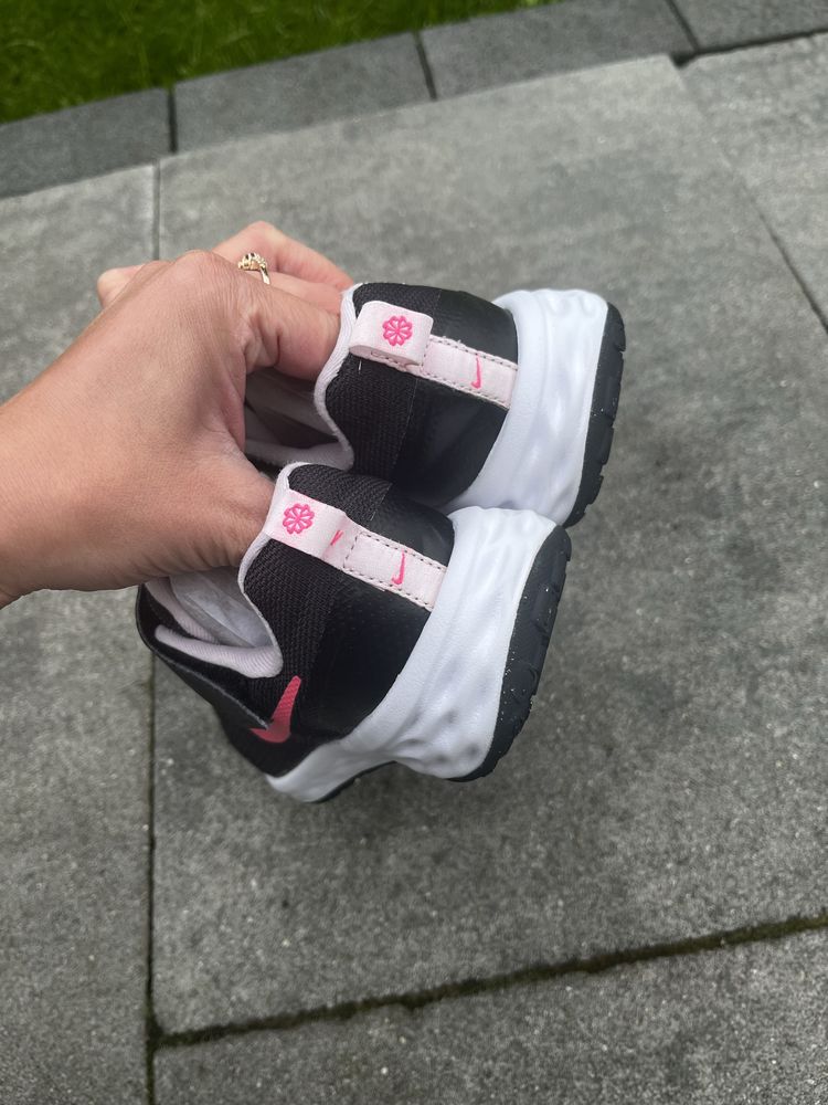 Nike runner r. 33 buty adidasy dla dziewczynki