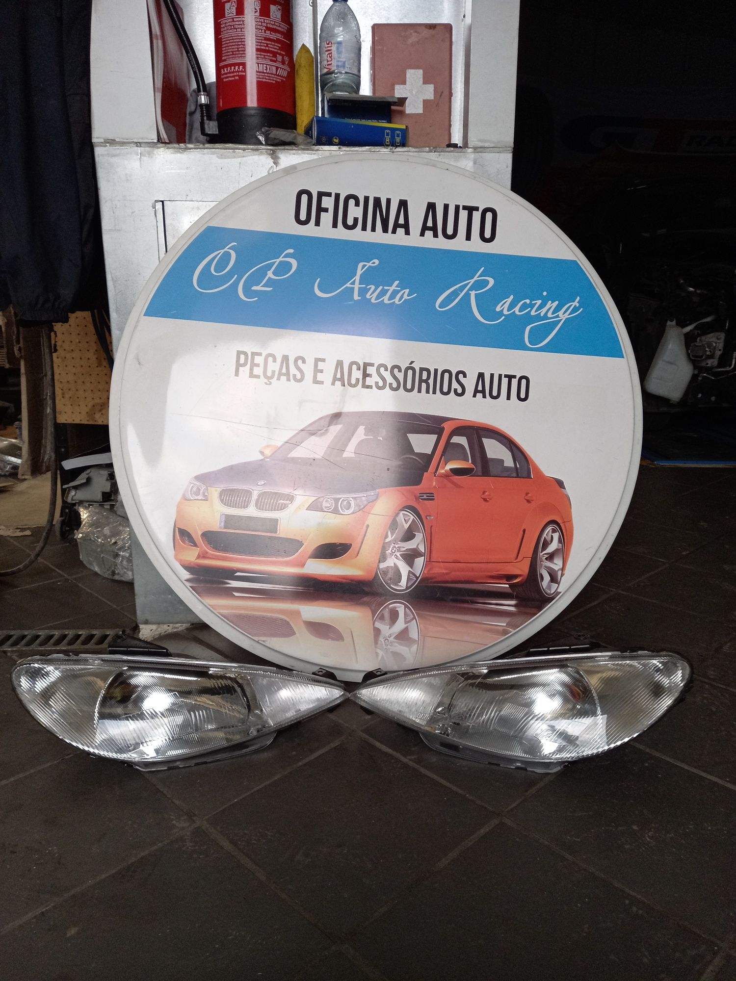 Óticas fiat uno.