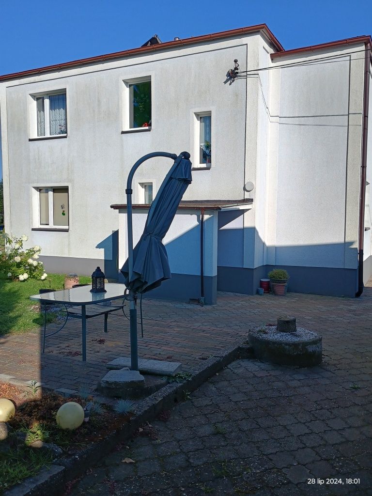 Dom jednorodzinny wolnostojący.