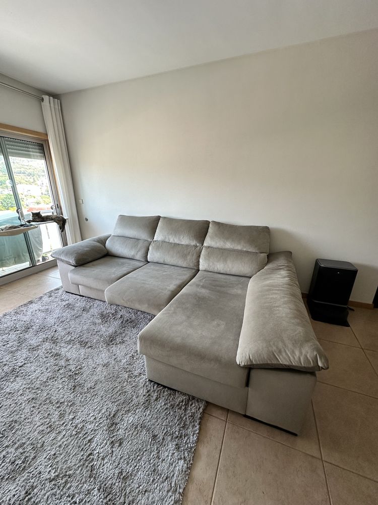 Sofá com chaise longue