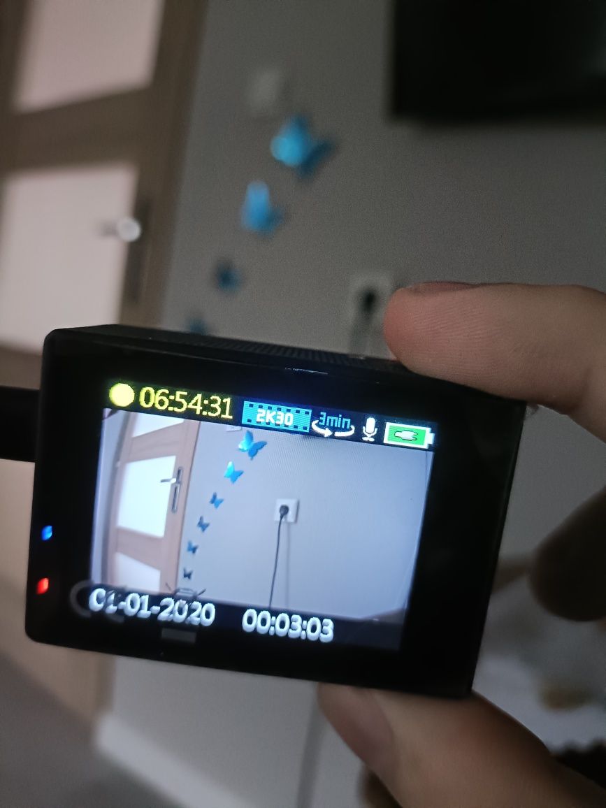 (OPIS) Sprzedam kamerę sjcam sj4000 wi-fi praktycznie nowa