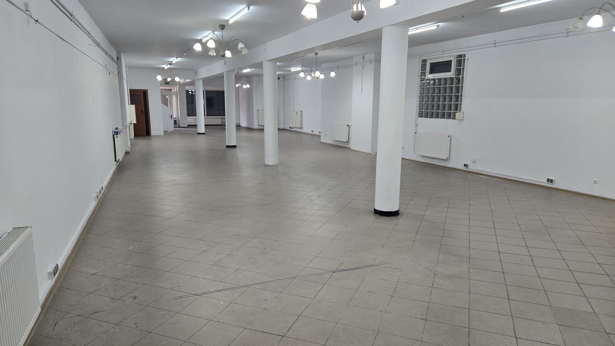 Lokal usługowy do wynajęcia 240m2 w rynku