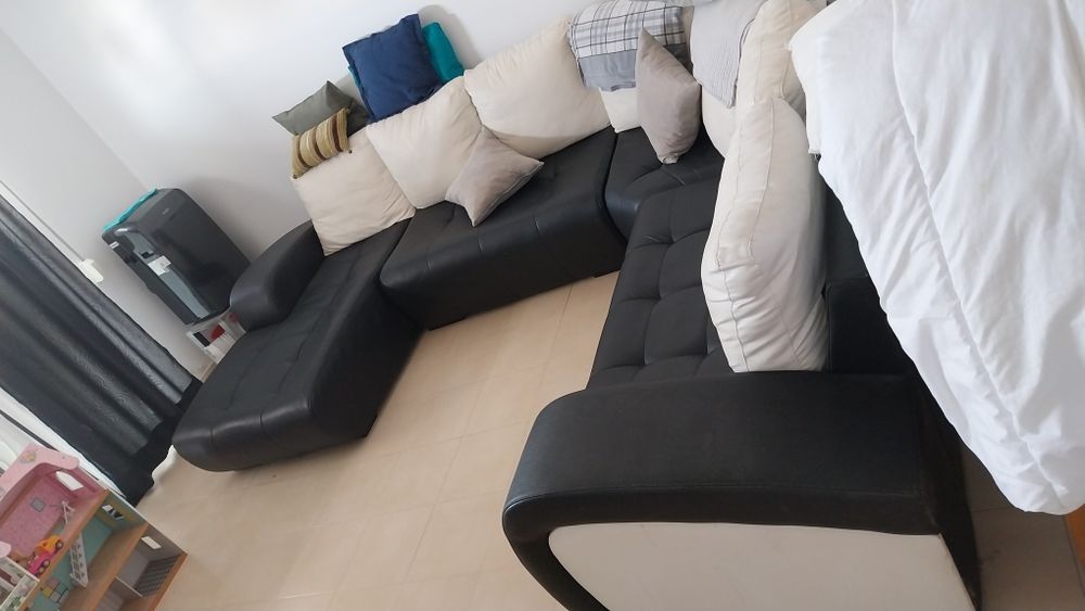 Sofá com chaise longue