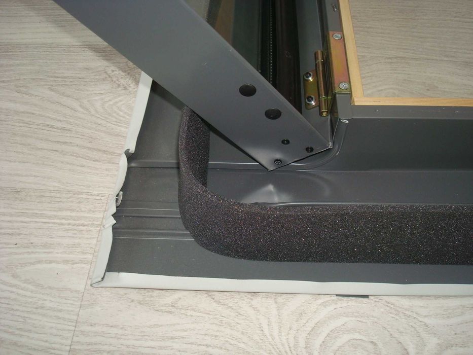 Wyłaz dachowy 45x55 cm