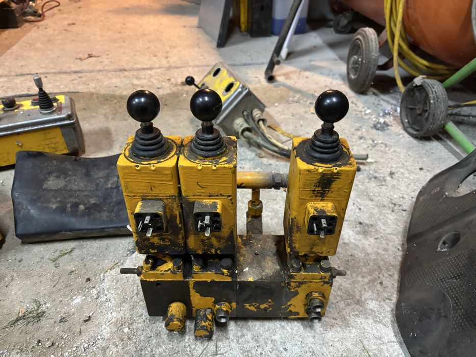 Rozdzielacz sterowanie do kombajnu do buraków, ziemniakó