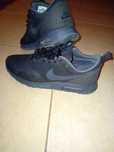 Nike Air Max Tavas Black