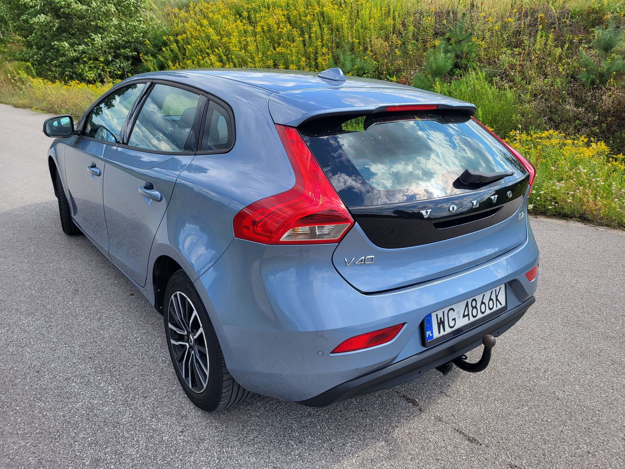 Volvo V40 D2 2.0 lift full LED webasto książka serwisowa nawigacja hak