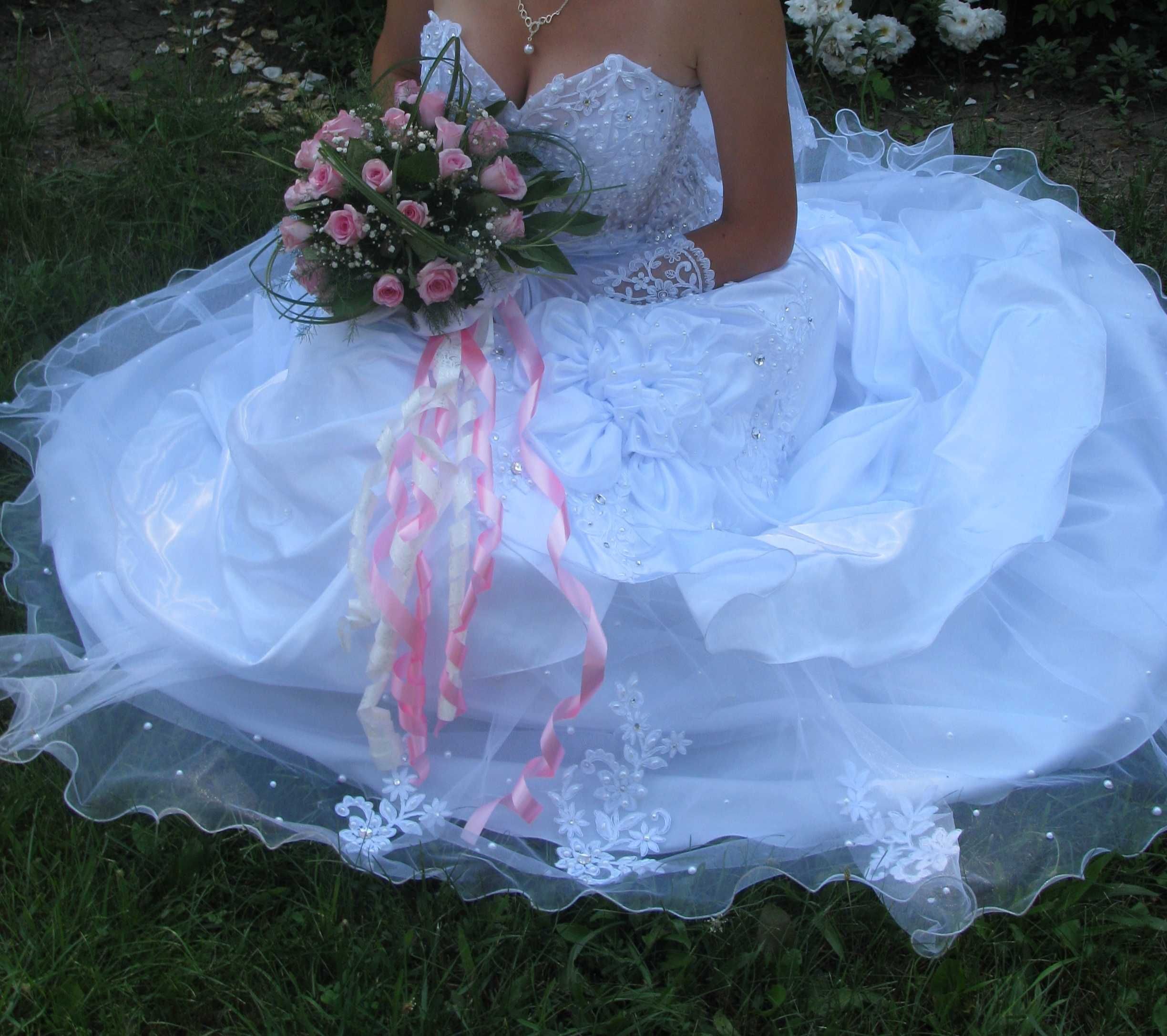 Весільна сукня, біла, пишна, з корсетом 46 р.