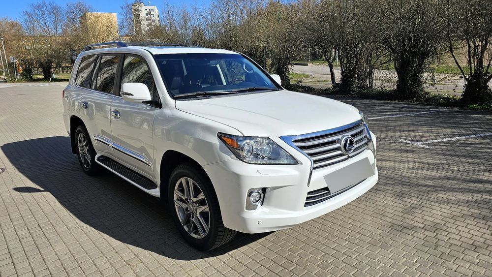 Lexus LX LX570 V8 4WD 8 osób Hak 3500kg Ceramika Najbogatsza Wersja Niski Przeb