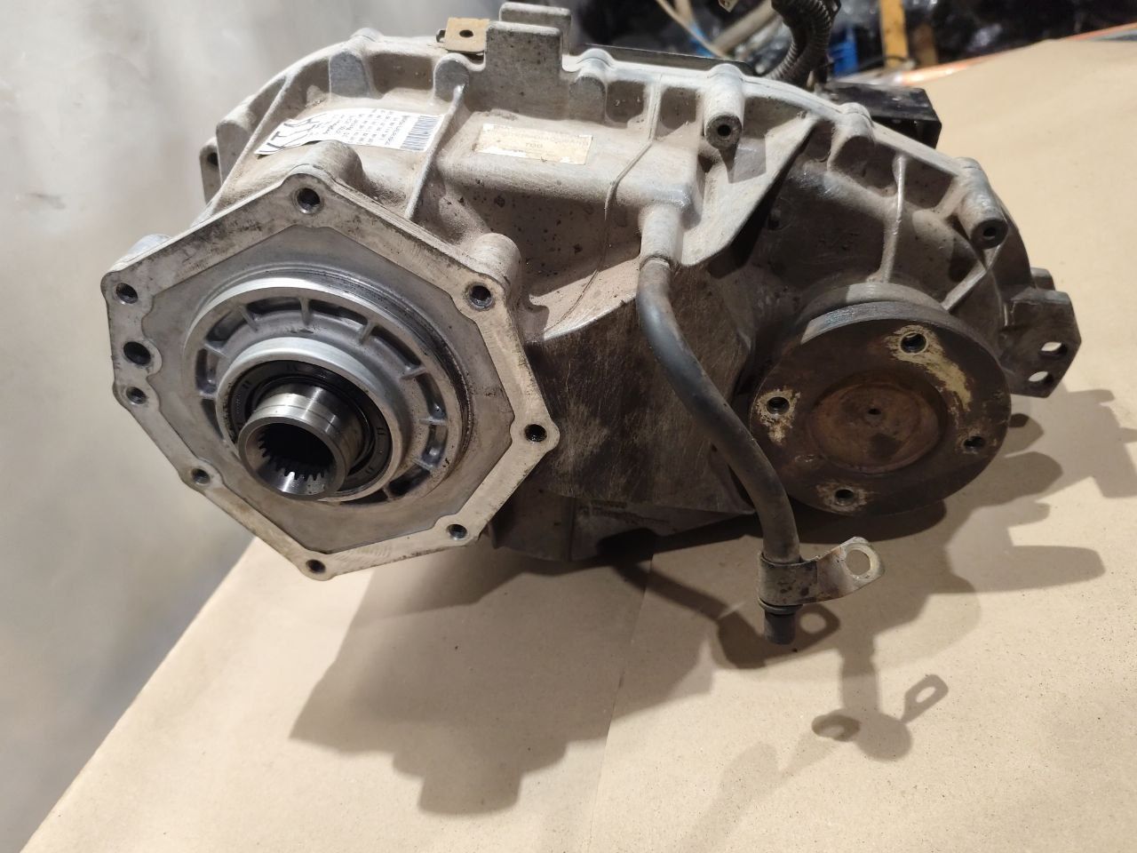 Роздатка KIA SORRENTO I.  2.5 D 47300-4C210 2002-2007p.