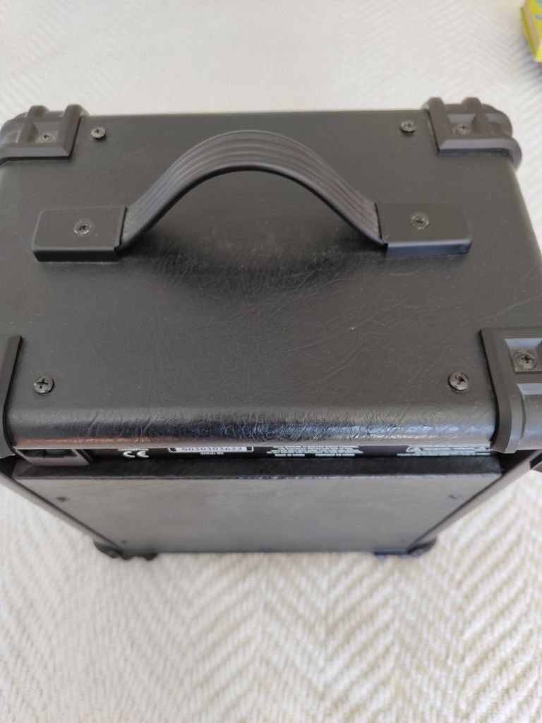 Amplificador Marca "Ibanez" - IBZ10