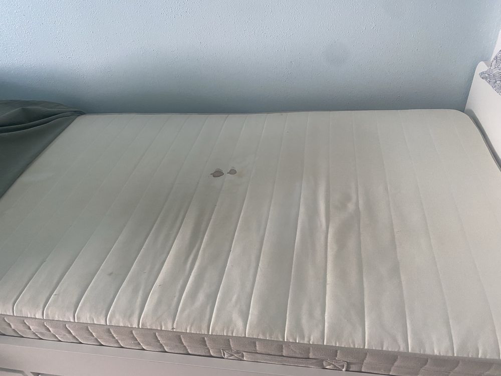 Cama Ikea solteiro c/arrumação