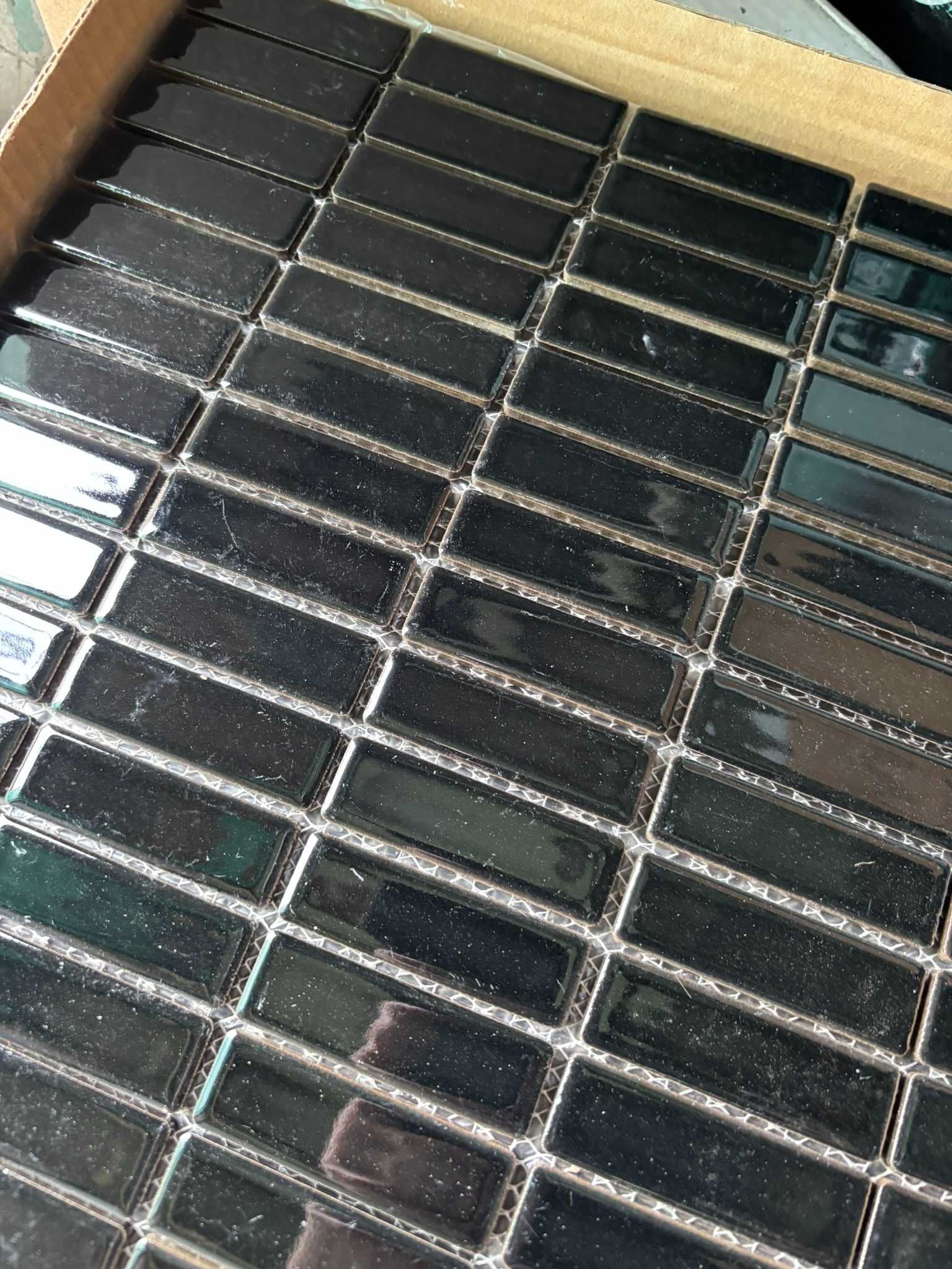 > płytki czarne mozaika dekor na siatce 30x30 ceramiczne połysk black