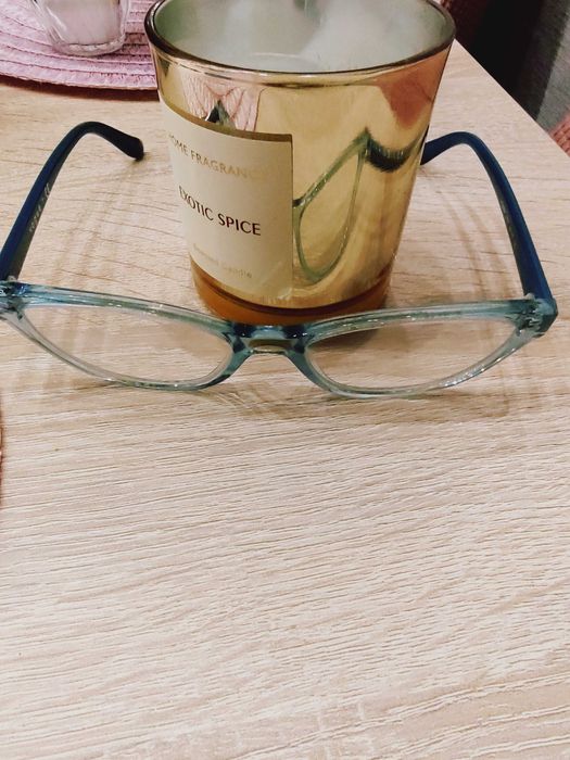 Sprzedam piękne okulary VOGUE ze szkiełkami 1.5 dioptrii do bliży