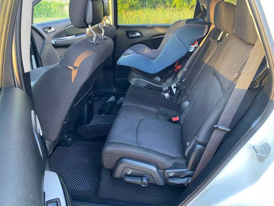 автомобіль Dodge Journey