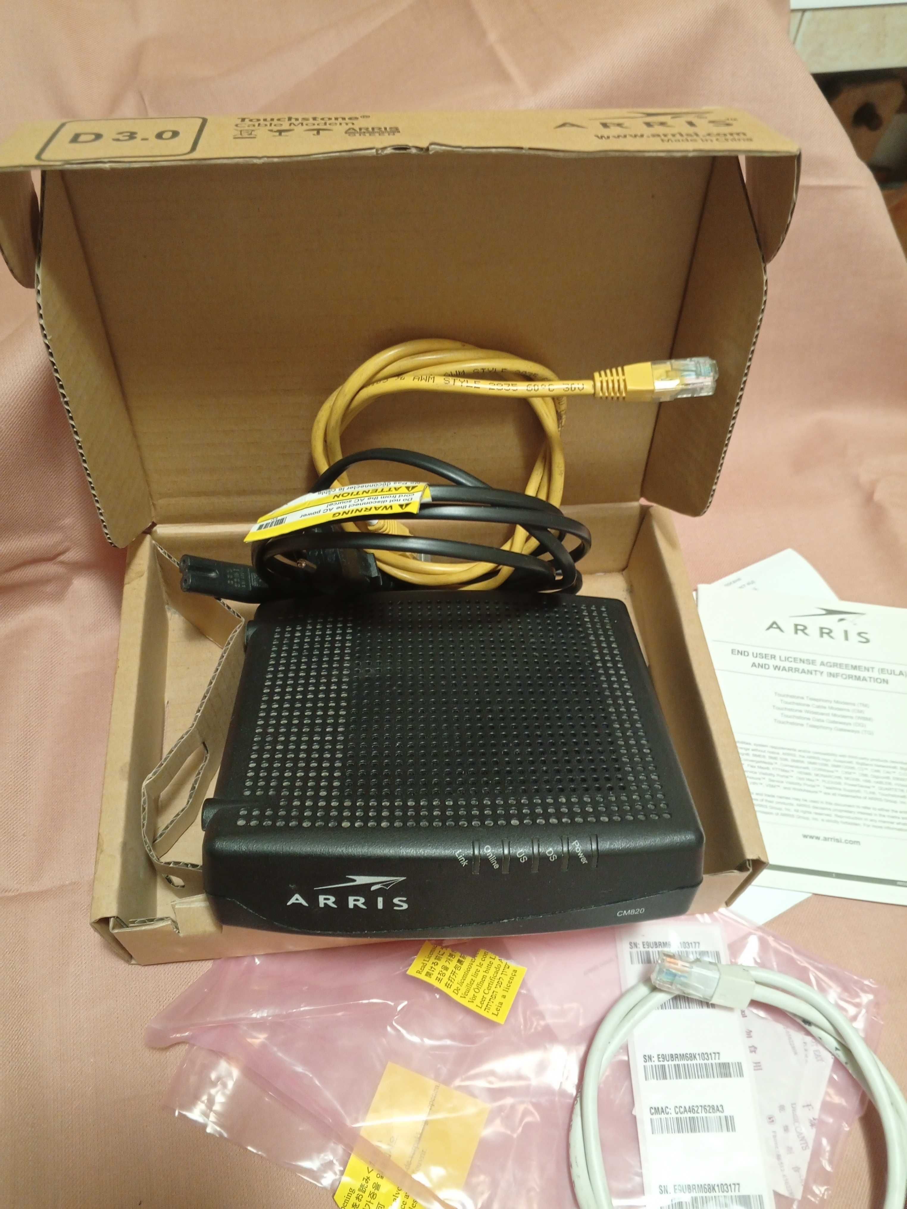 Модем кабельный Arris  CM820В Touchstone.