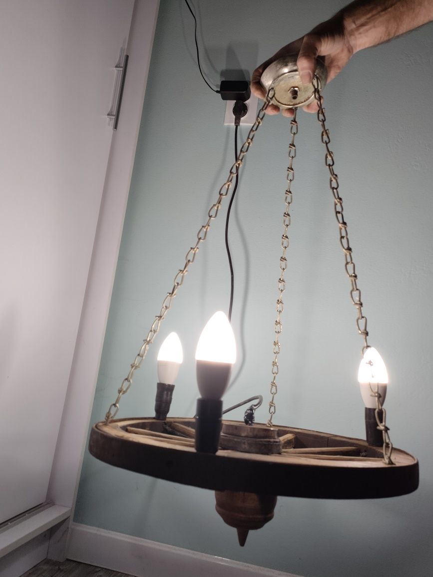 Lampa z koła od wozu drabiniastego