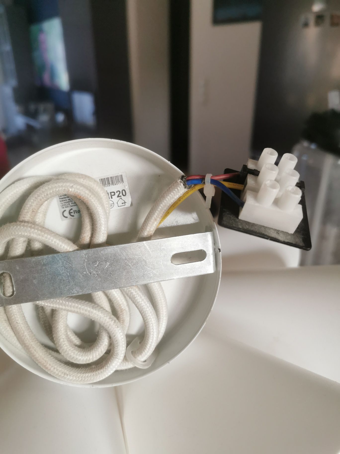 Przepiękna lampa do pokoju salonu