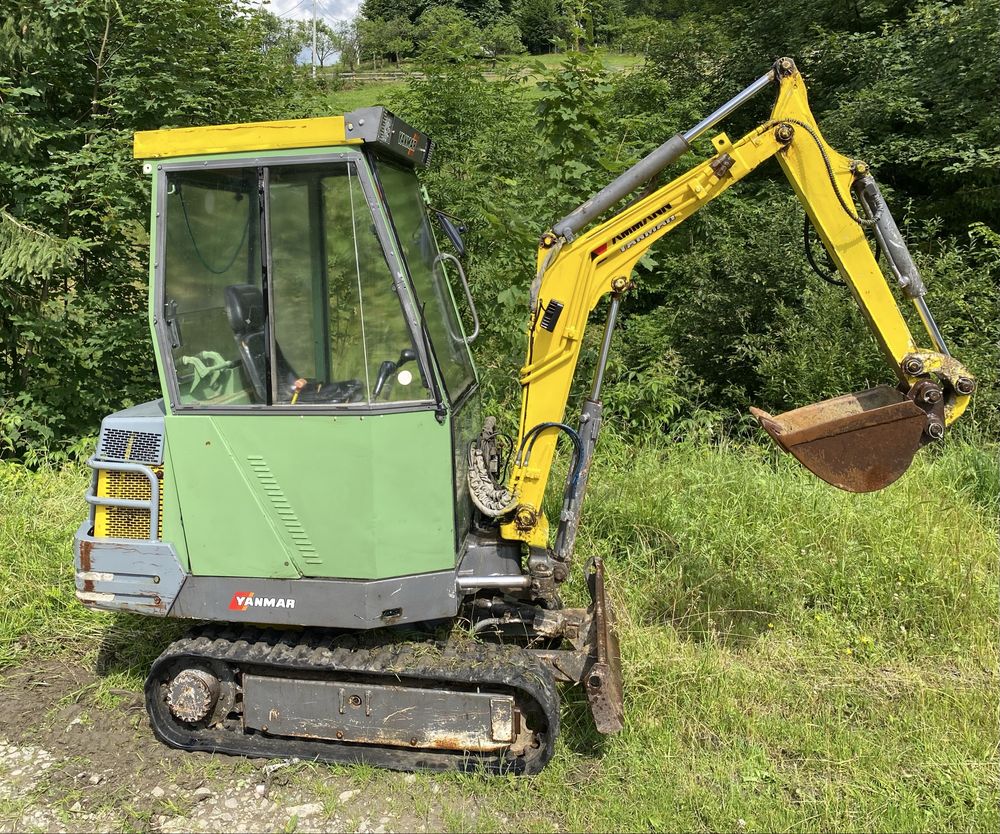 Minikoparka yanmar b17, 3 lyzki, 1.6t.