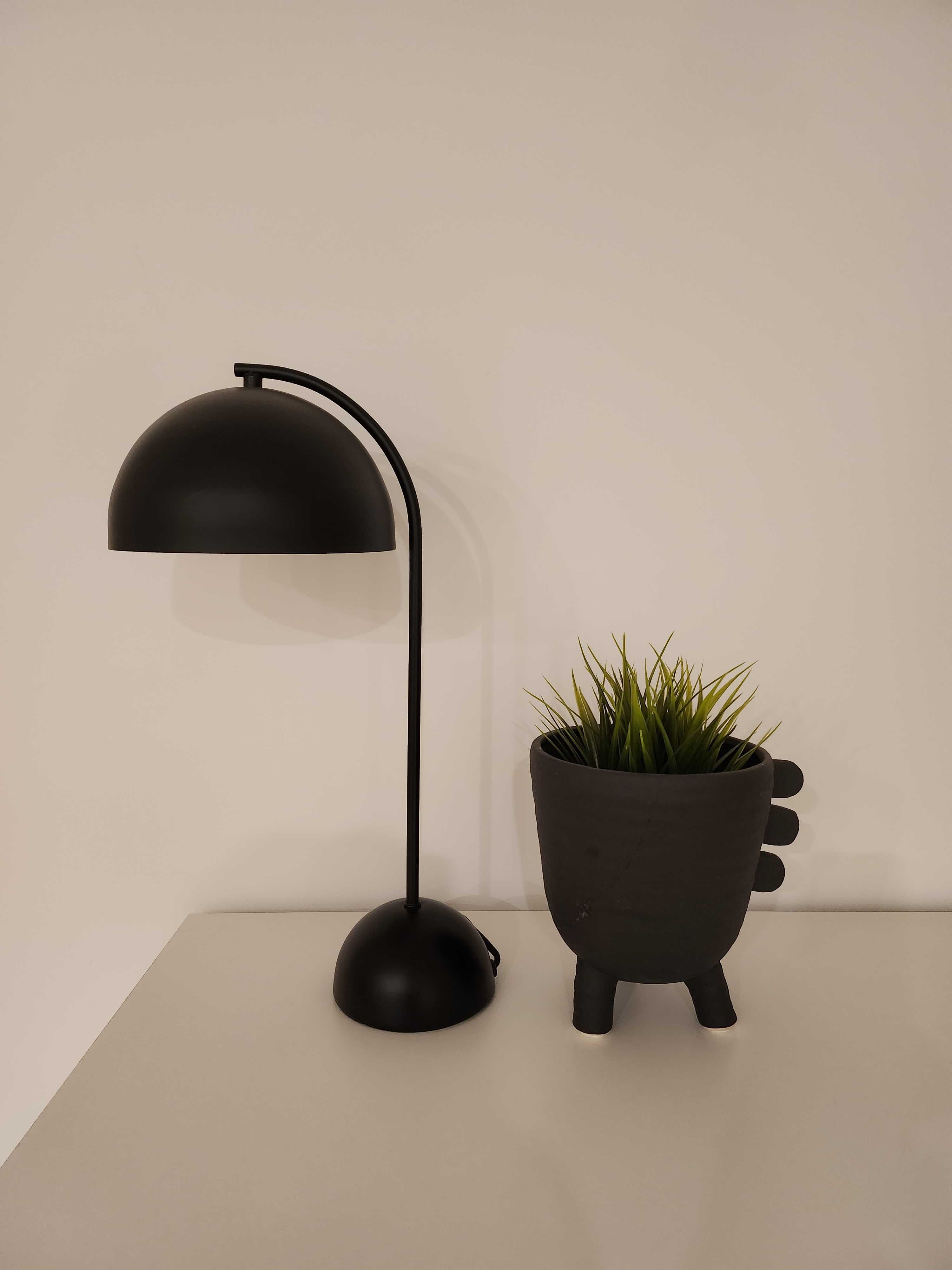 lampa stołowa FORM czarna loft HUBSCH