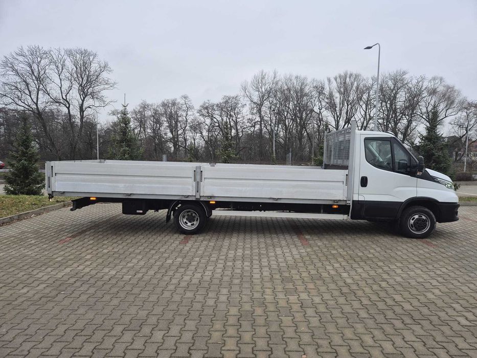 Wynajem samochodu dostawczego IVECO DAILY
