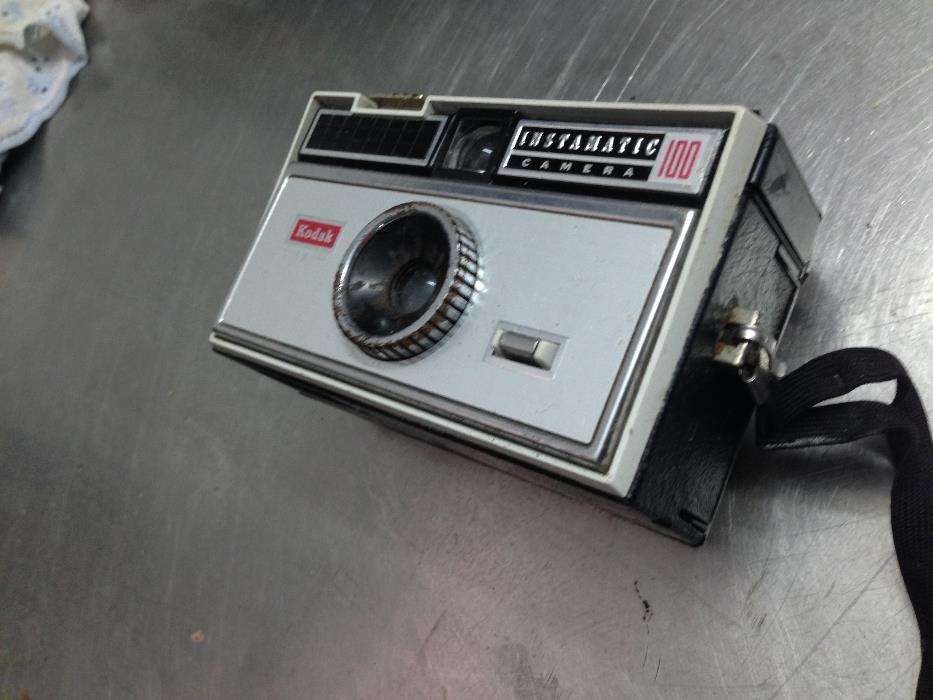 Maquina fotográfica Kodak instamatic 100