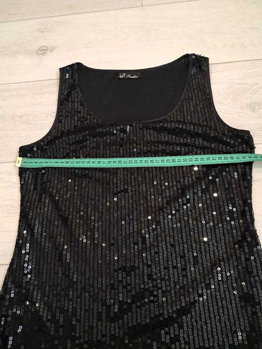 Сукня чорна з пайетками