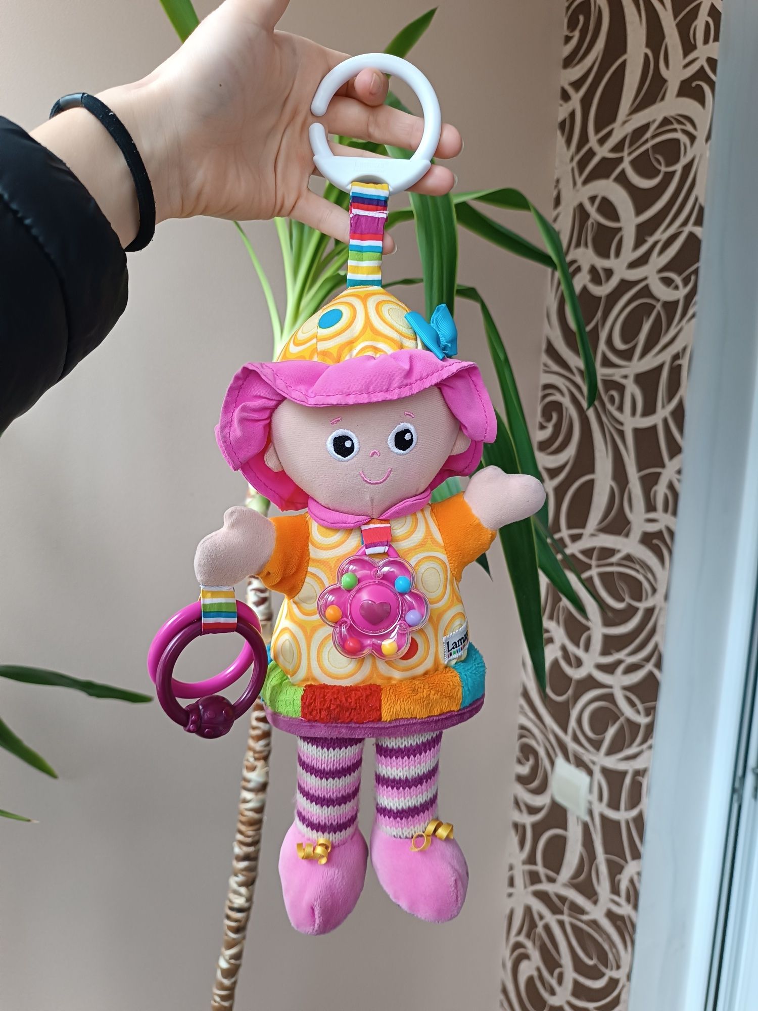 Лялька підвіска Lamaze