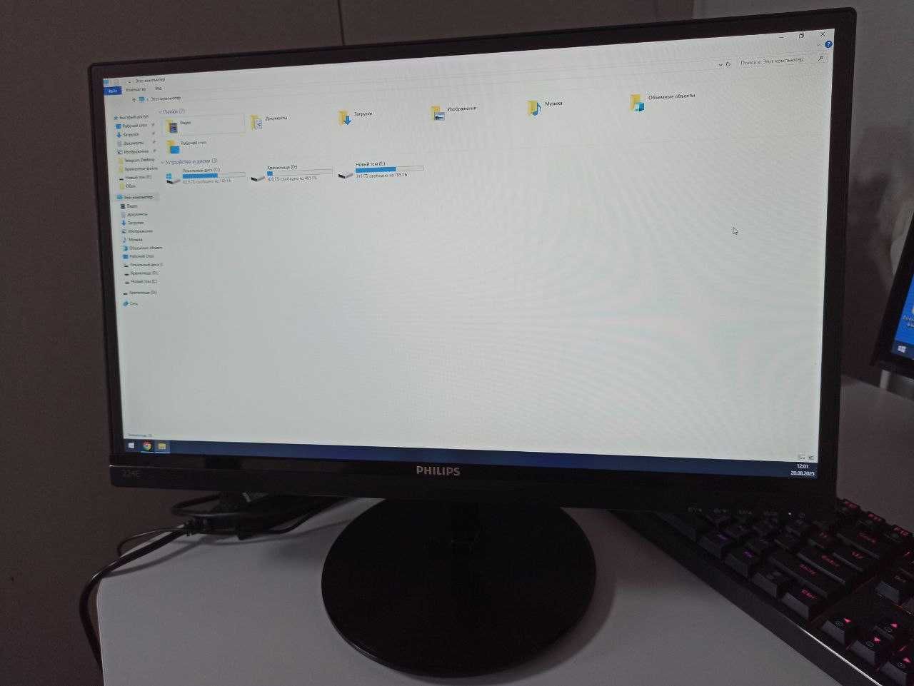 Монітор 21.5" Philips 224E5QSB IPS  Для ігор та навчання. Гарний стан!
