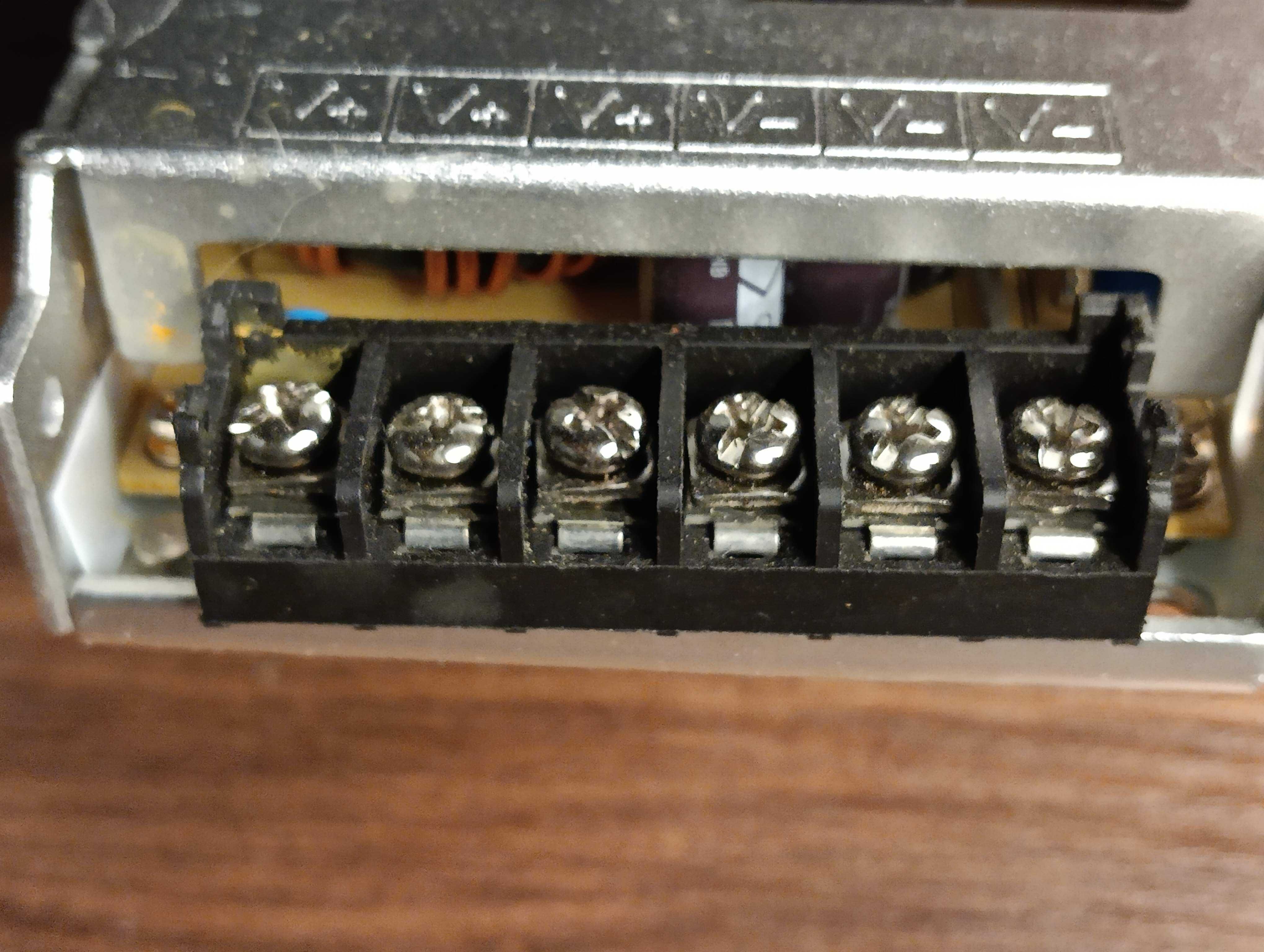 Блок питания драйвер для светодиодов LED 5V 60A A-300FAY-5
