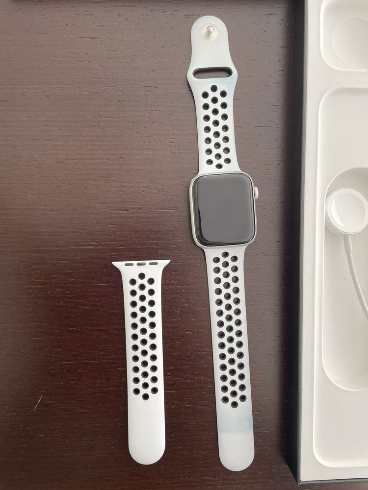 Apple watch se nike 1009