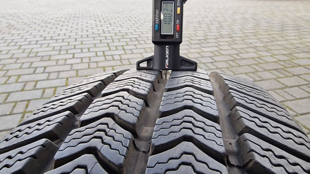 Opona Zimowa Semperit Van-Grip 2 205/65R16C 107/105T  0618 1szt