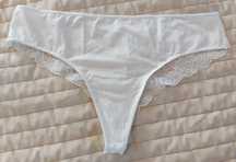 Nowe stringi Reserved, rozm. S