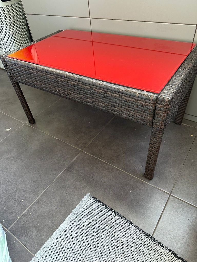 Mesa de jardim bom estado