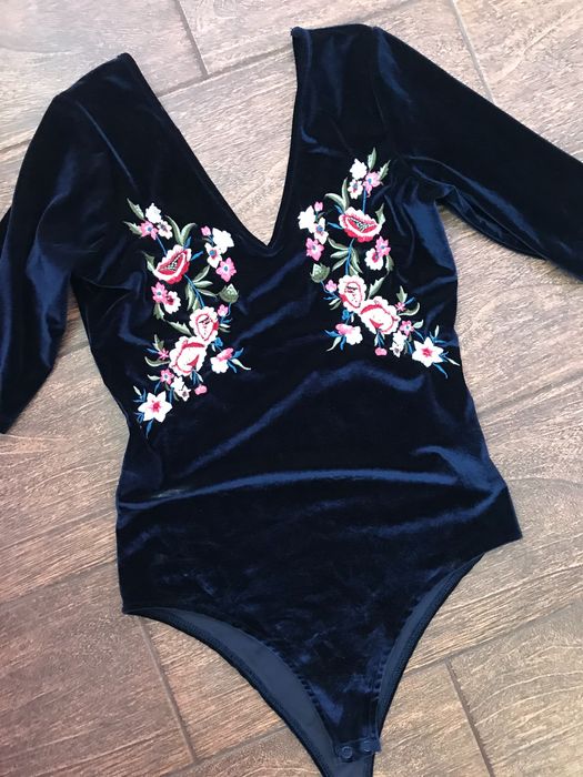 Боді з вишивкою Bershka s-m