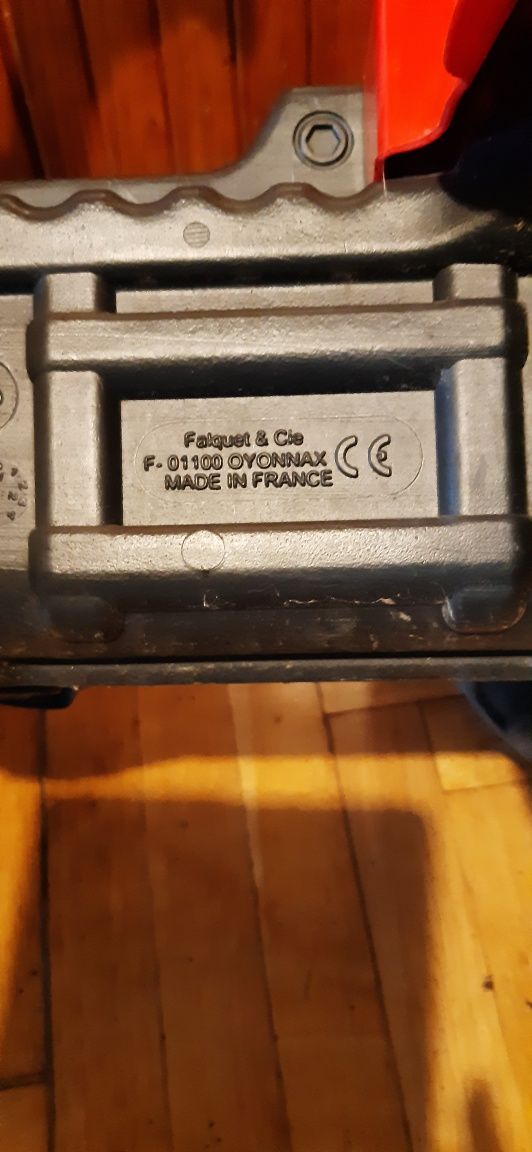 Traktorek z przyczepką Made in France