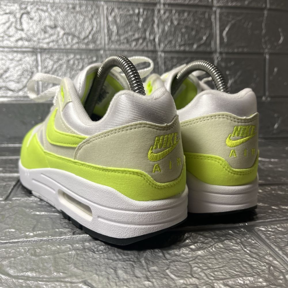 Жіночі кросівки Nike Взуття Air Max 1 DZ2628 100