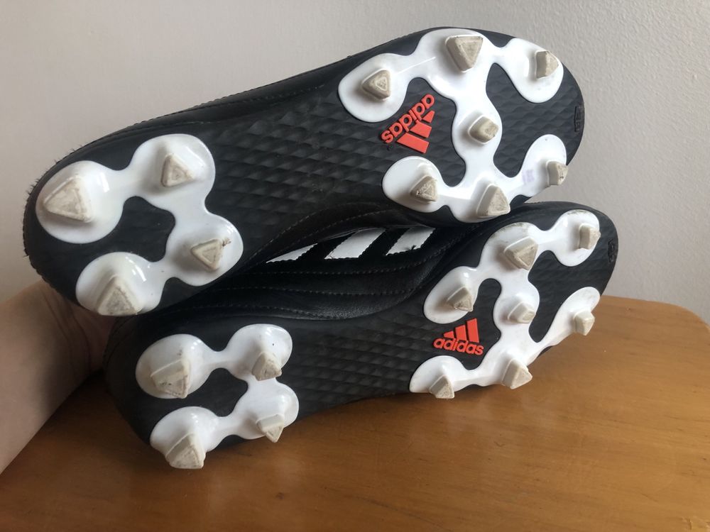 Buty adidas piłkarskie