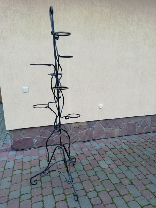 Подставка для цветов металическая кованная