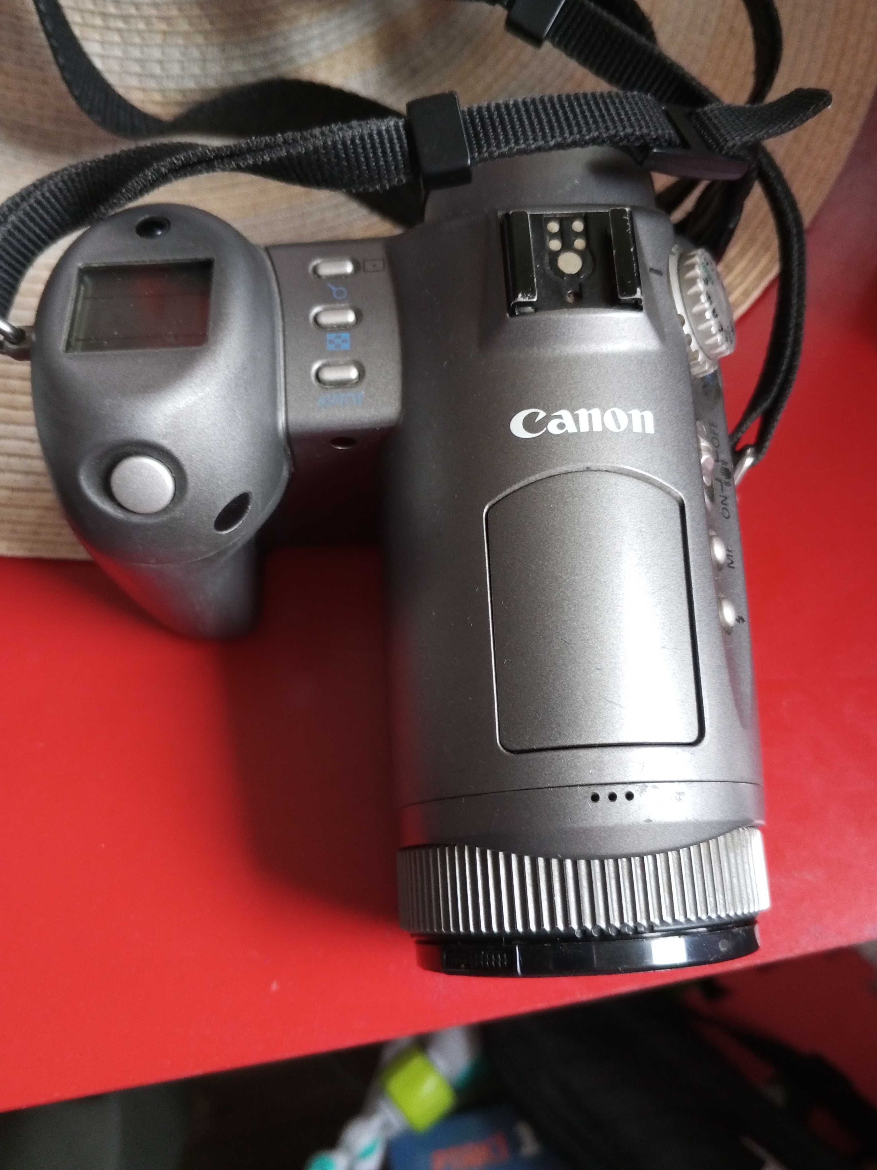 Canon PowerShot Pro90 is