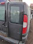 Szyba boczna prawy tył skrzydełka Fiat Doblo II