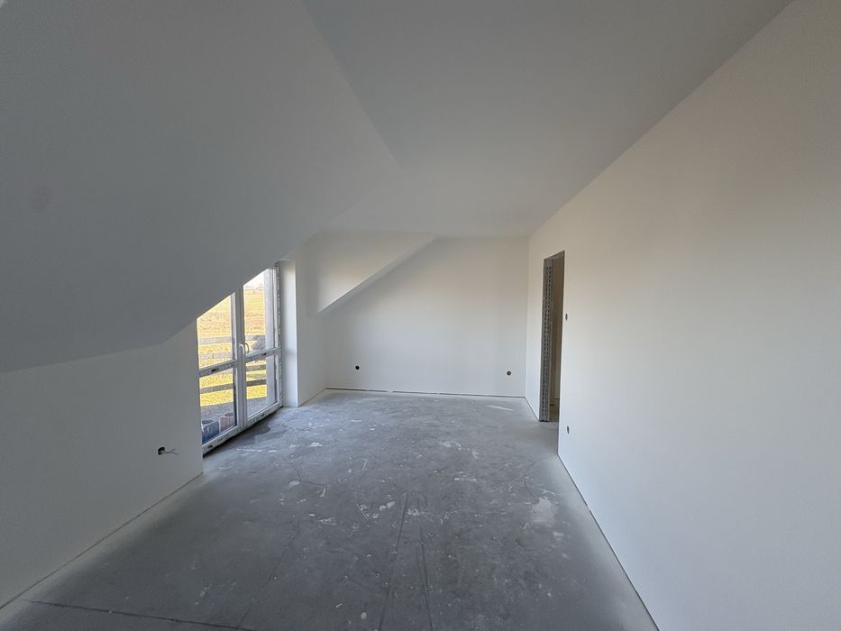 Gipsowanie i malowanie natryskowo. Sufity podwieszane, sucha zabudowa.