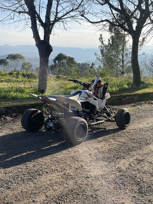 Moto 4 Ltr-450 optimo estado