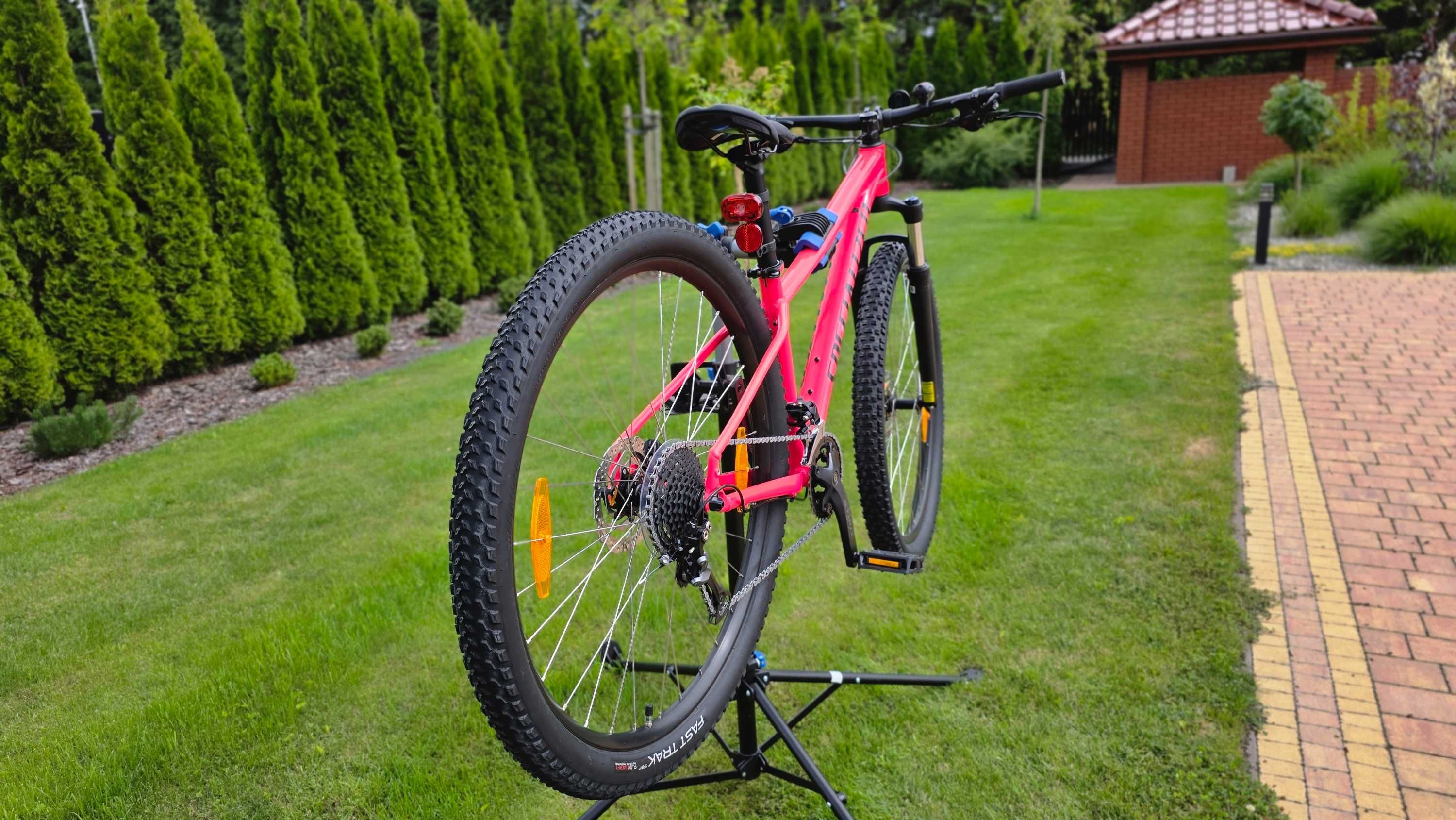 SpEcIaLiZeO sx Women