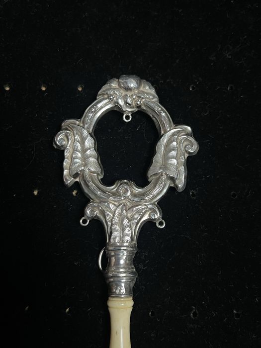 Roca em prata muito antiga