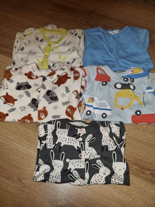 Zestaw, paka ubranek dla chlopca w rozmiarze 68