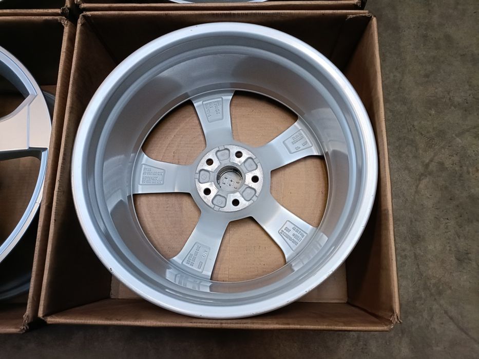 Alufelgi Felgi Audi 19 cali 5x112 A3 S4 RS3