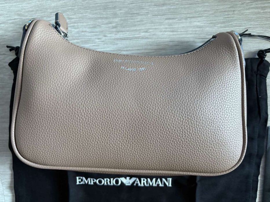 Продам женскую сумку Emporio Armani