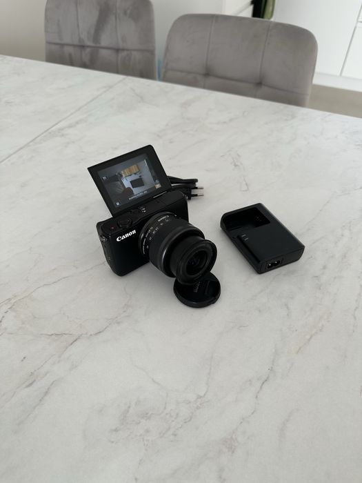 Фотоапарат Canon EOS M10 15-45mm.