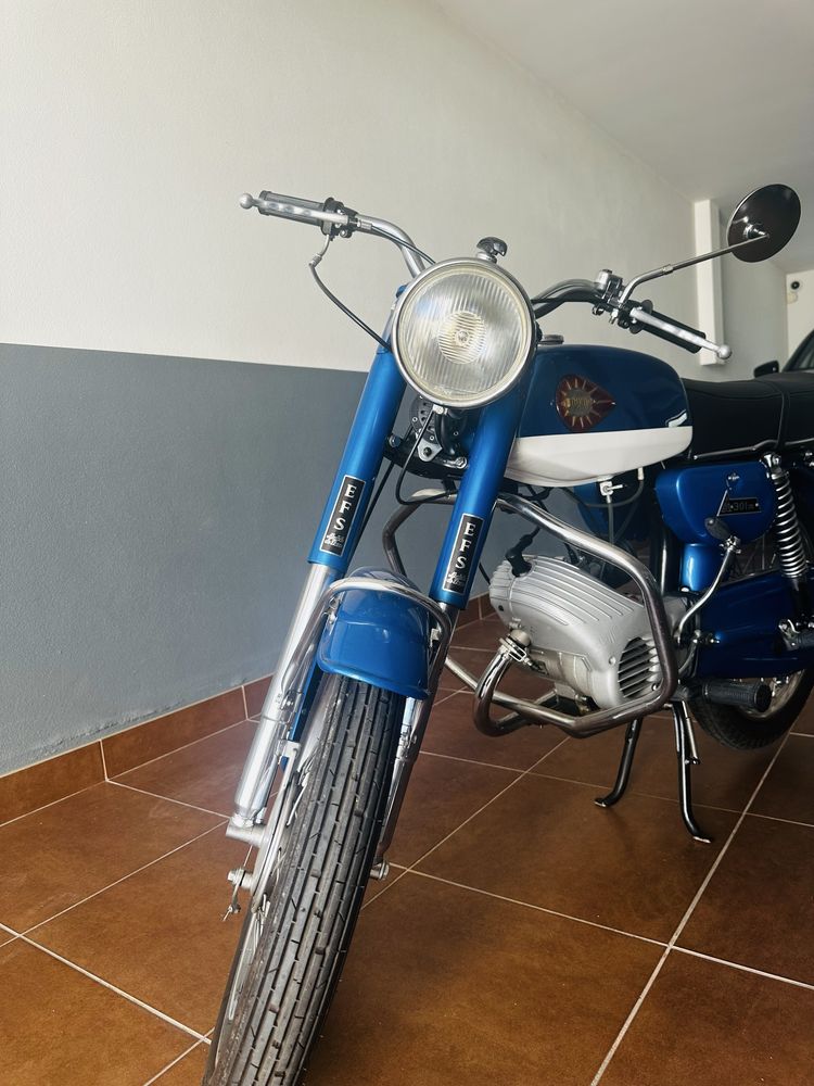 Mota Zundapp 1975 Tudo original bem estimada